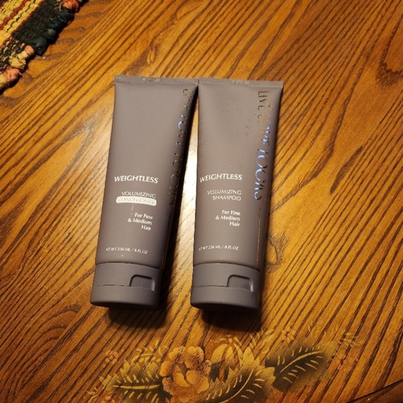 Live Love Locks Weightless Voluminizing Shampoo & Conditioner 8 oz. each - Picture 1 of 2